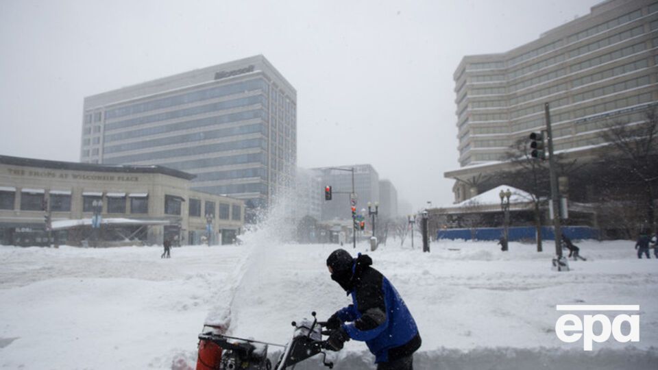 Восточное побережье США накрыла снежная буря