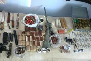 Во время обысков по месту жительства и в гараже злоумышленника СБУ обнаружила оружие