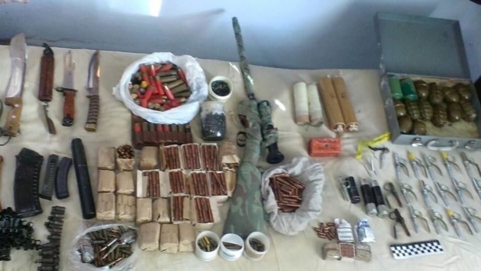 Во время обысков по месту жительства и в гараже злоумышленника СБУ обнаружила оружие