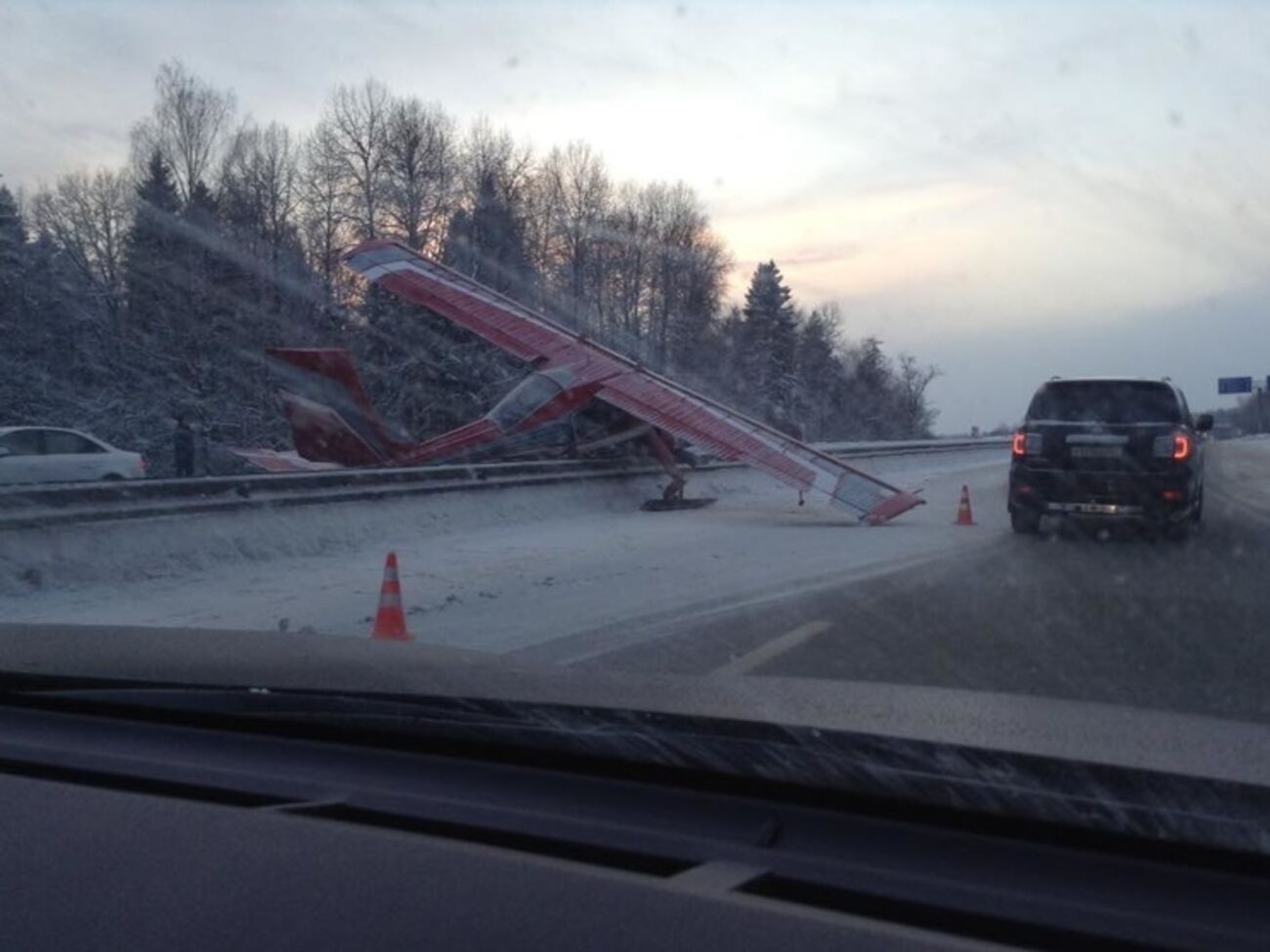 Бак самолета оказался пустым