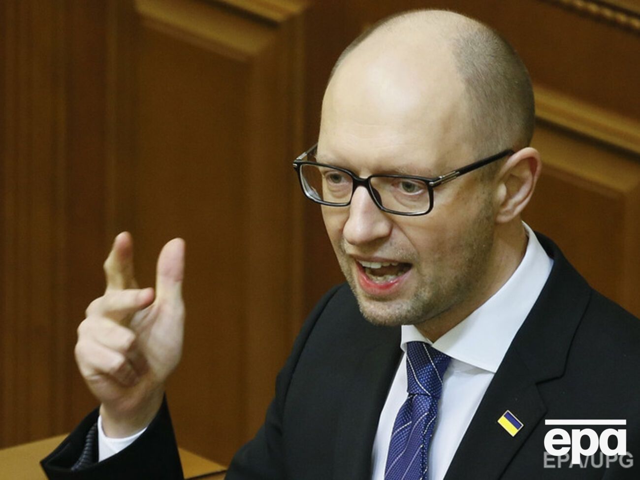 Яценюк заявил, что нужно провести референдум по изменениям в Конституцию