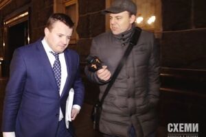 Журналисты пытались поговорить с чиновниками во дворе АП