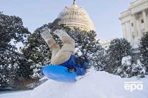 Вашингтон засыпало снегом