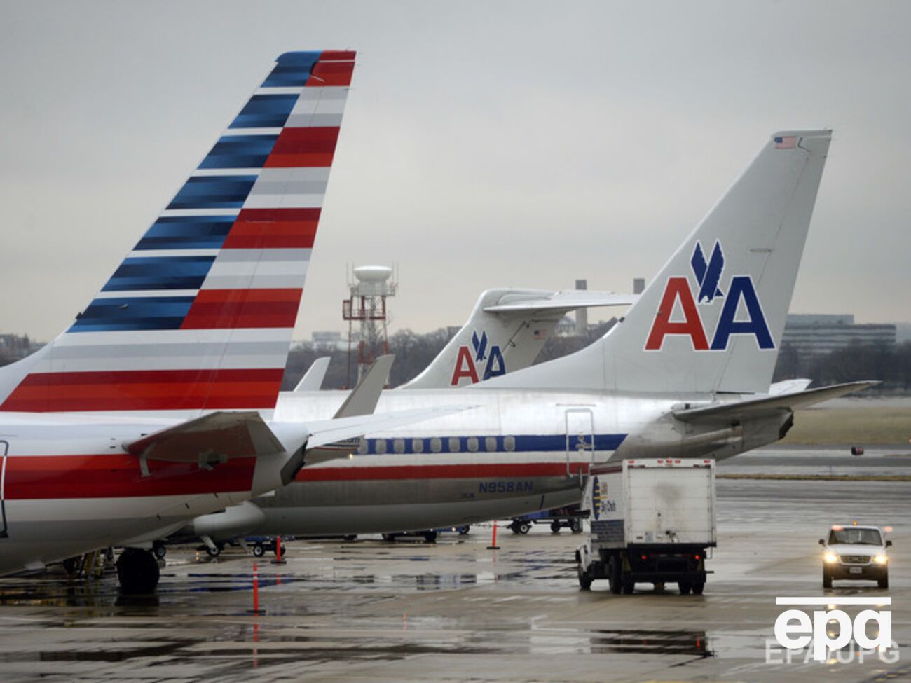 При вынужденной посадке самолета&nbsp;American Airlines в аэропорту Ньюфаундленда ушибы получили семь человек