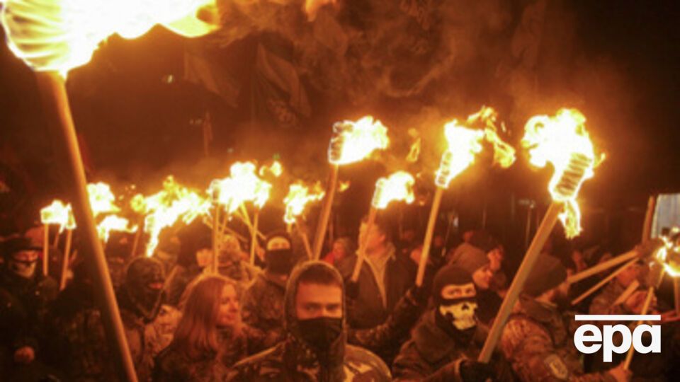 В Киеве почтут память героев Крут факельным шествием