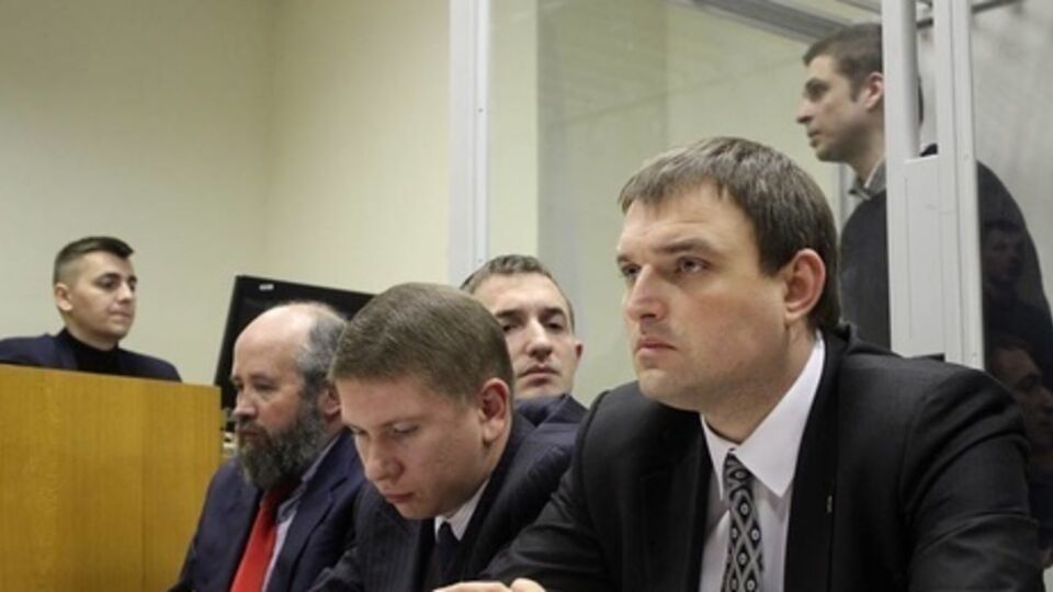 Одно из заседаний суда по делу подозреваемого в убийстве Бузины Медведько