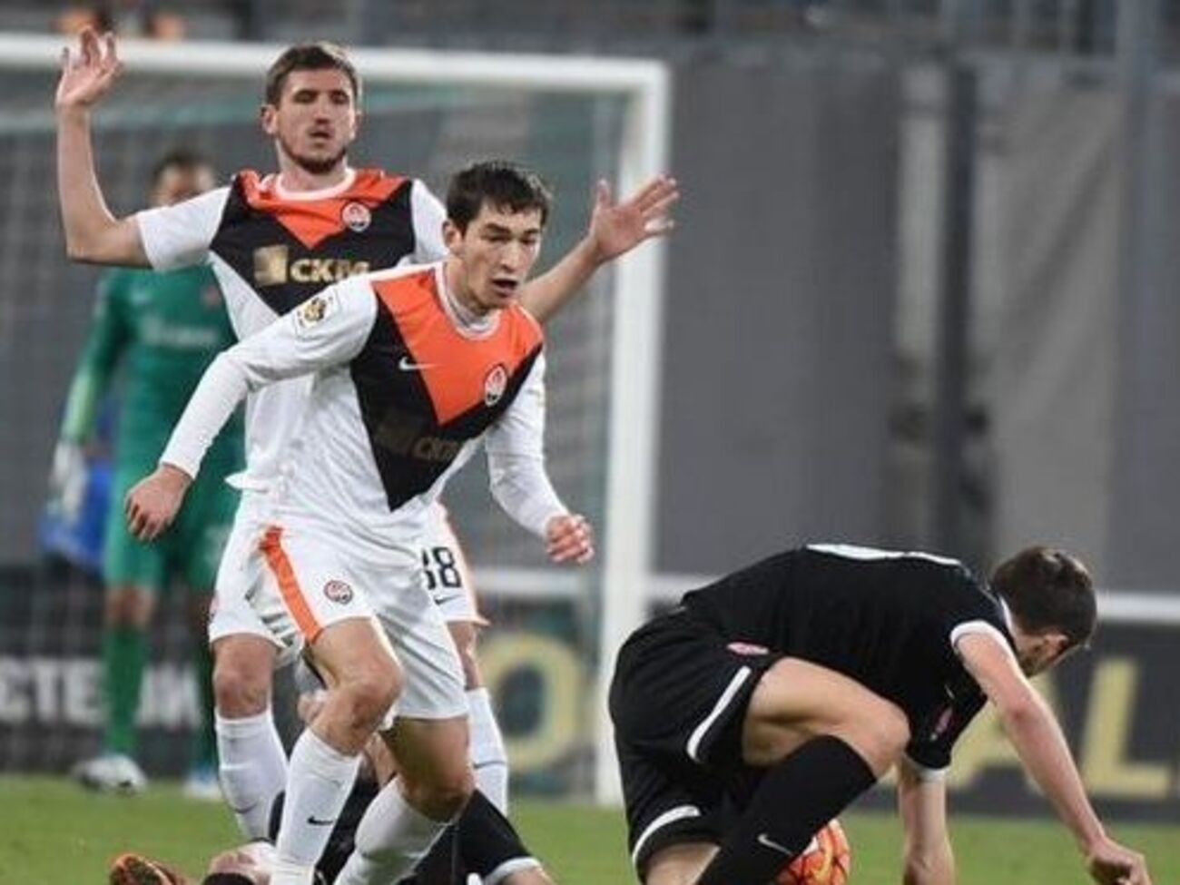 В следующем сезоне в Премьер-лиге будут играть 12 команд