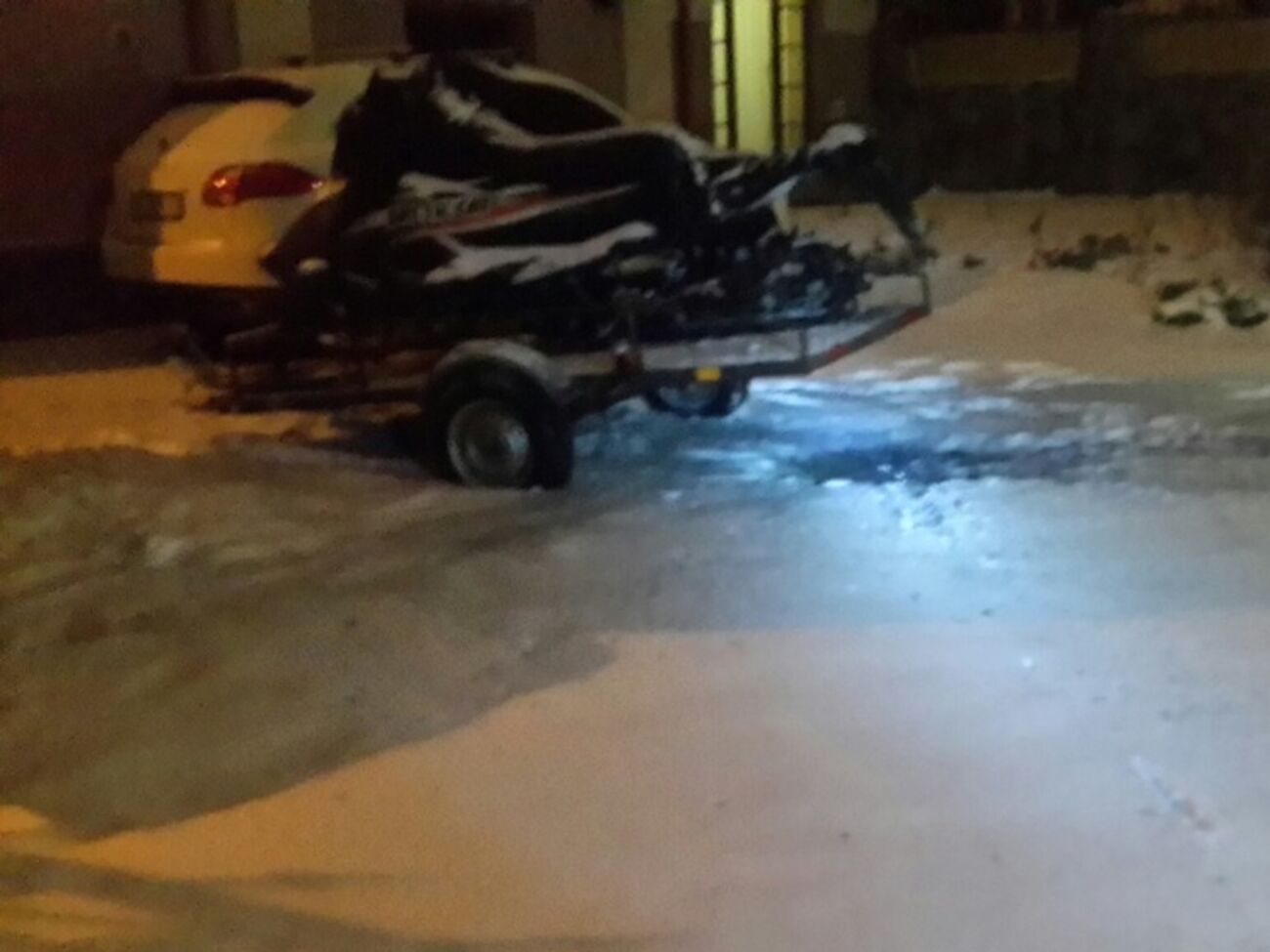 Прицеп, под который было заложено устройство