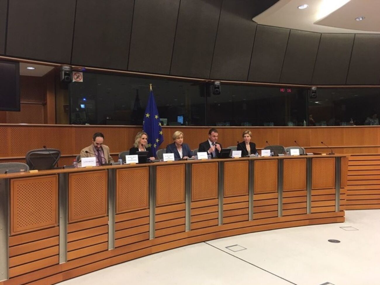 Представительство Украины при ЕС: На Донбассе находятся 9,5 тыс. российских военных и 34 тыс. боевиков