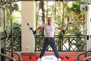 Согласно данным, приведенным в фильме, Владимир Путин – самый богатый человек в Европе и один из богатейших в мире