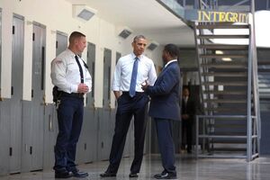 Барак Обама выразил надежду, что американские исправительные учреждения откажутся от практики заключения в одиночке