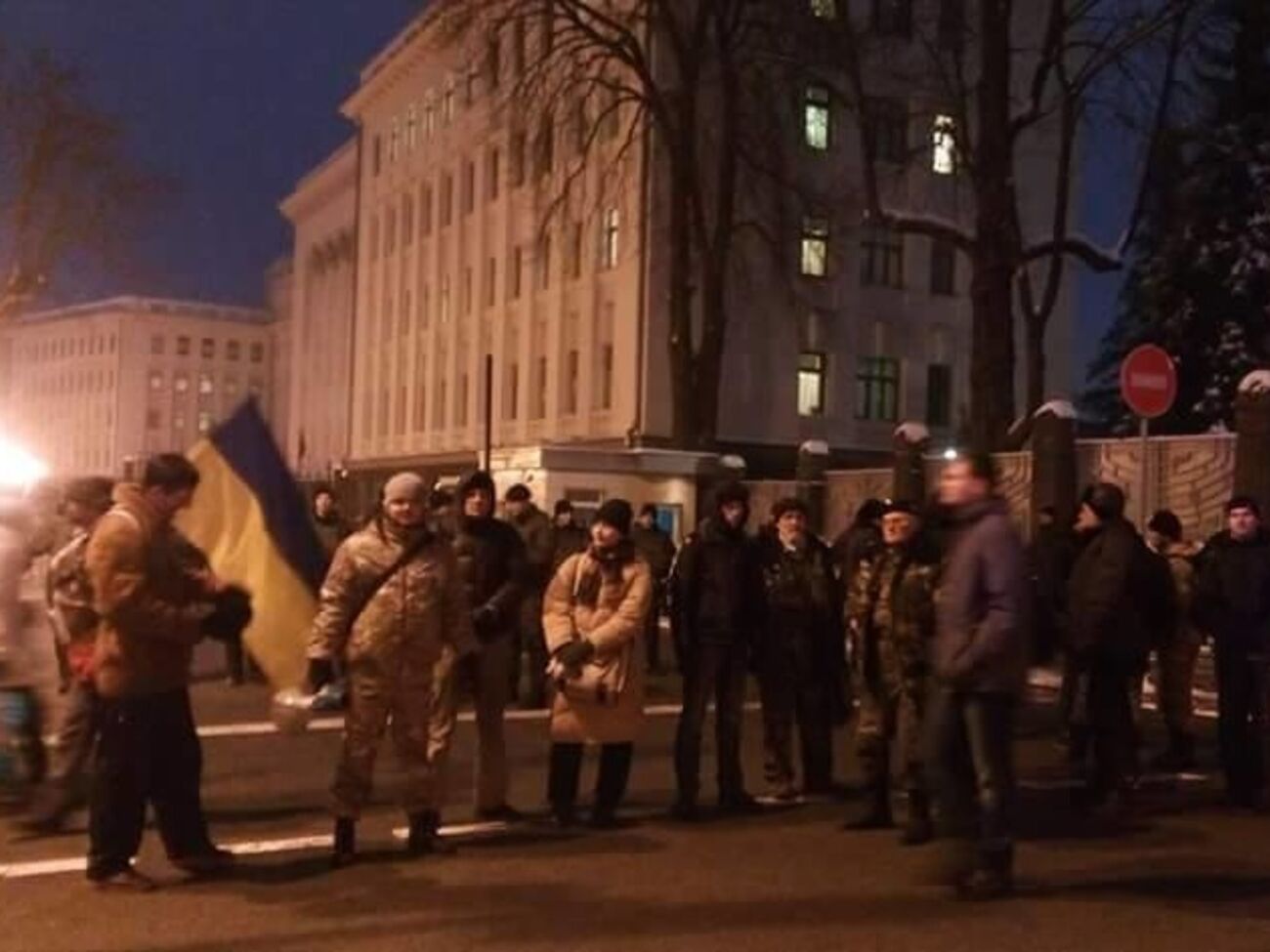 Банковая возле здания Администрации Президента перекрыта