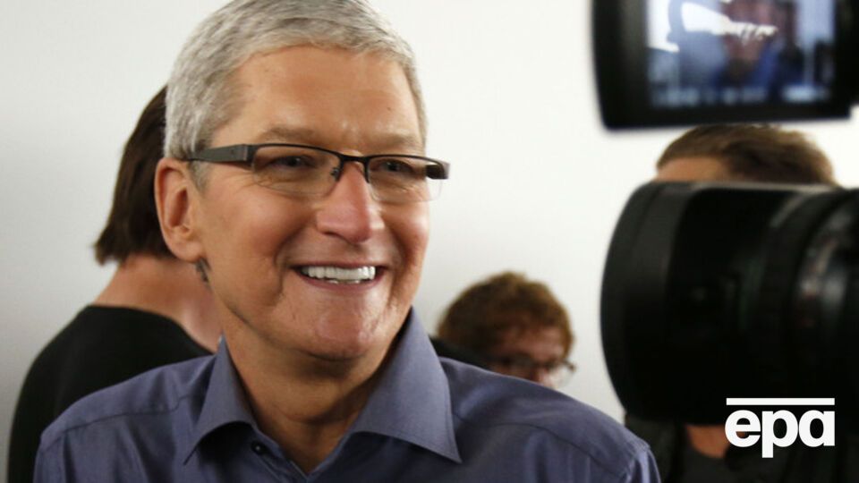 Тим Кук: Колебания курсов валют снизили выручку Apple на 15%