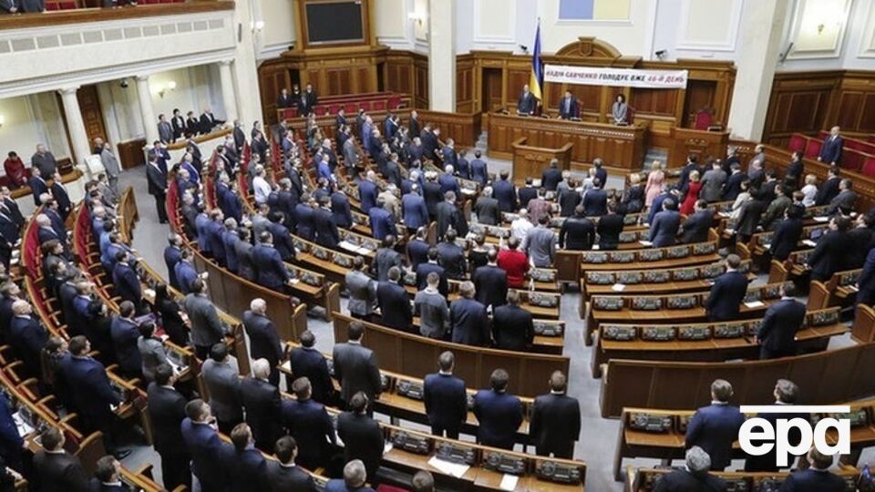 Новые судьи КС приняли присягу в Раде