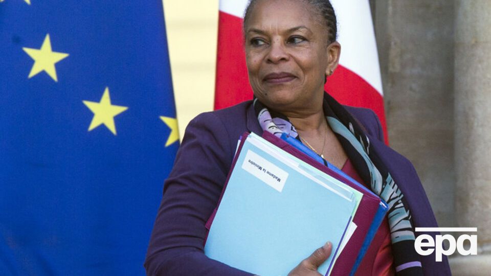 Кристиан Тобира ушла в отставку с поста министра юстиции Франции