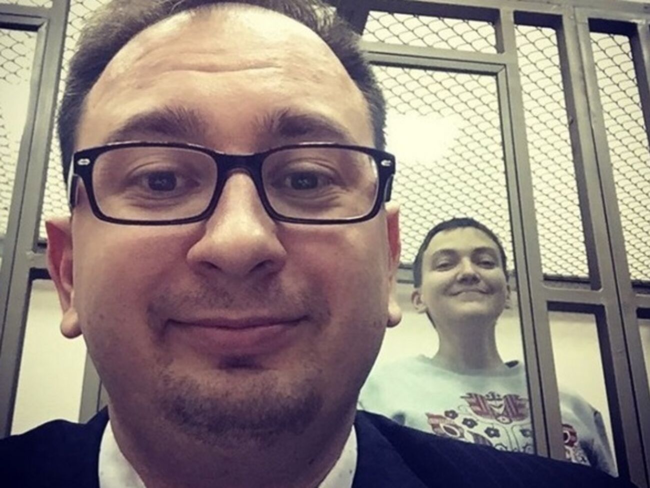 Адвокат Николай Полозов и Надежда Савченко во время судебного заседания 27 января