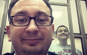Адвокат Николай Полозов и Надежда Савченко во время судебного заседания 27 января