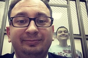 Адвокат Николай Полозов и Надежда Савченко во время судебного заседания 27 января