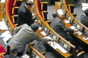 Джастин Бибер позировал полуобнаженным