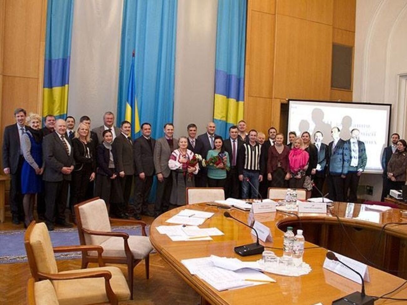 Выходцы из Украины приехали в Киев для получения свидетельств зарубежных украинцев