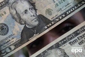 Нацбанк опустил курс гривны к доллару