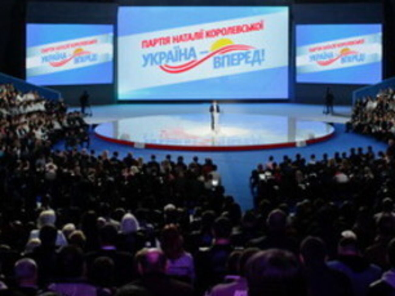 Порошенко: Украине важно предусмотреть постепенное создание на предприятиях оборонно-промышленного комплекса производства продукции, которую она сейчас вынуждена импортировать
