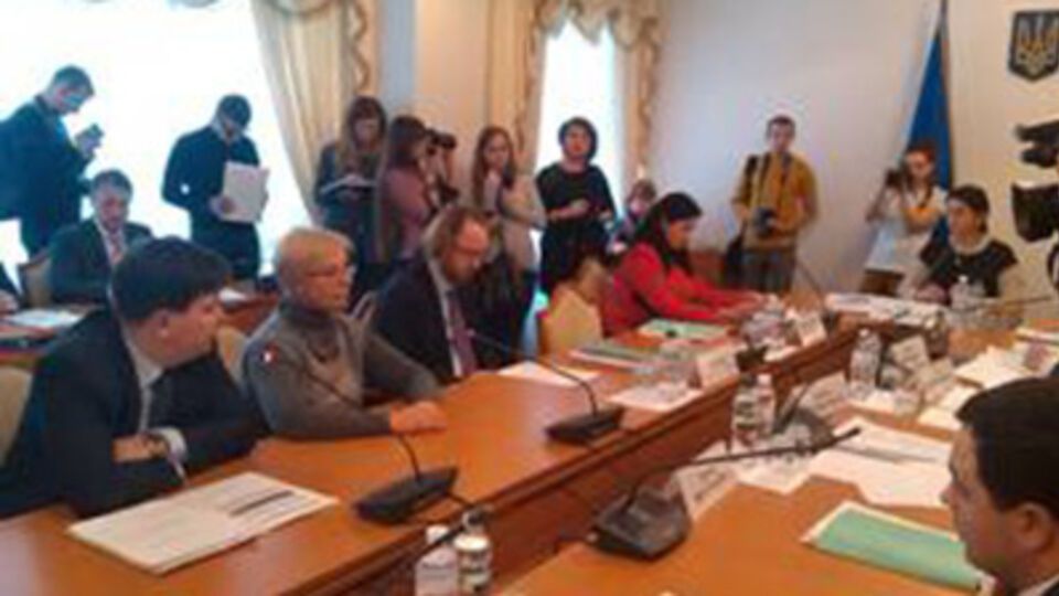 Народные депутаты поддержали решение главы парламентской делегации единогласно