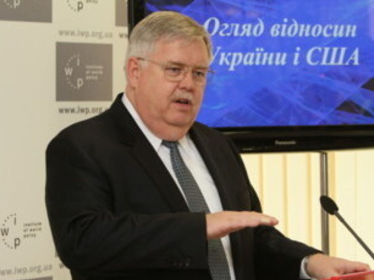 Журналисты провели опрос жителей Москвы об отношениях Украины и России
