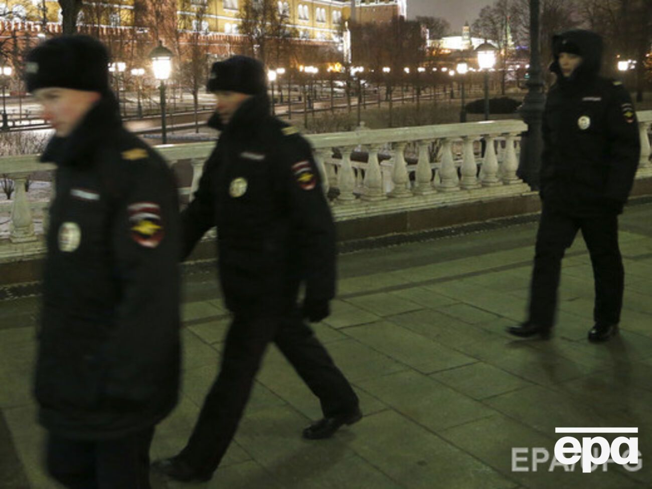 На акции протеста валютных заемщиков в Москве находятся около 20 представителей полиции