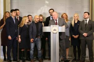 Члены "Антикоррупционной платформы" фракции Блока Петра Порошенко считают, что лишение Виктора Чумака мандата народного депутата будет нарушением закона