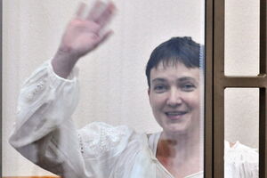 Савченко пригрозила сухой голодовкой, если ее удалят из зала суда