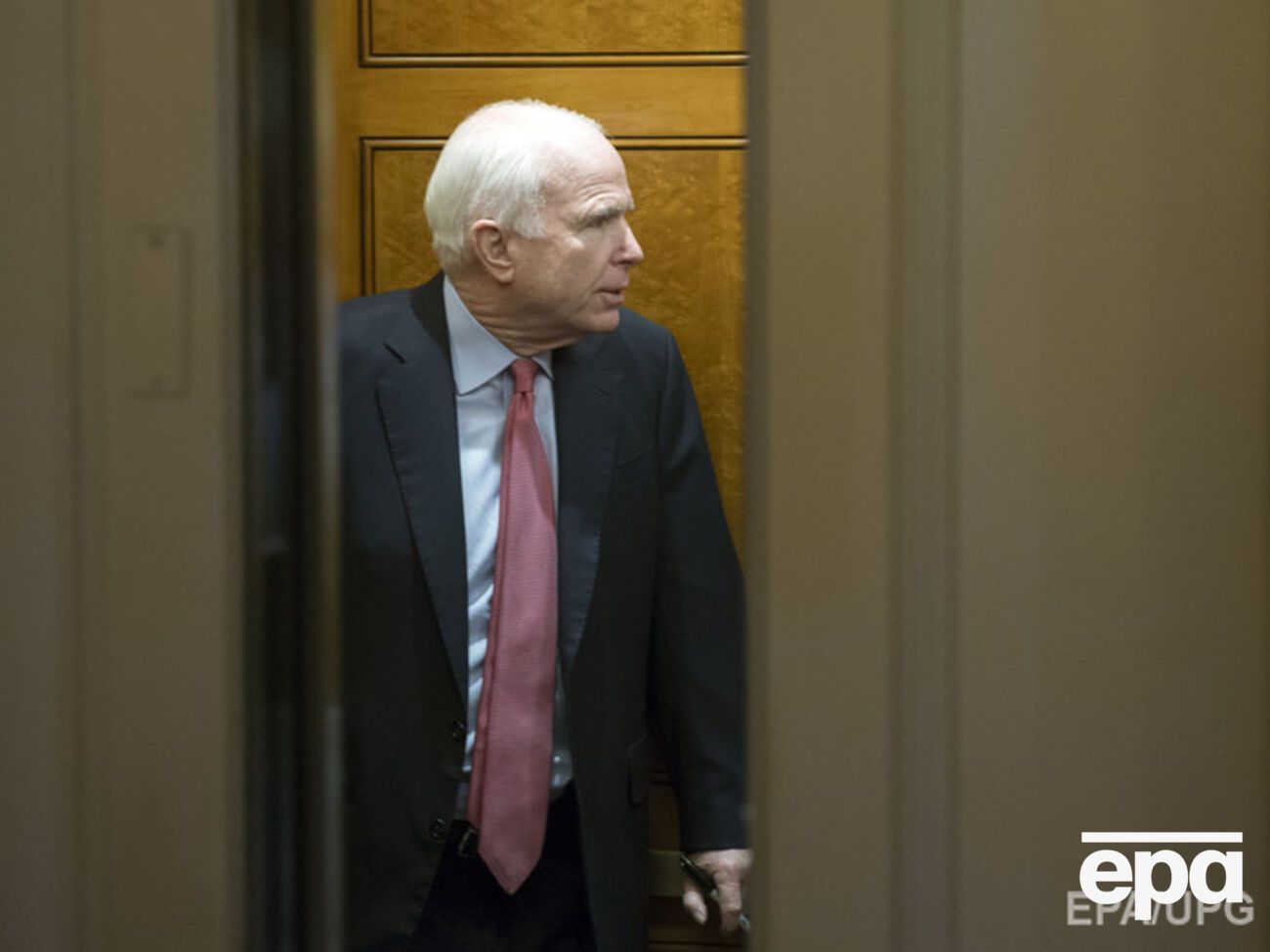 Маккейн будет добиваться запрета на поставки российских ракетных двигателей