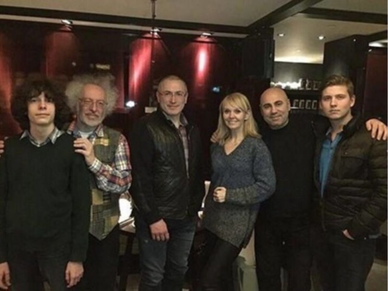 Михаил&nbsp;Ходорковский о фото с Валерией: Зрелость общества меряется способностью к компромиссу. Мы, судя по этому критерию, дурные подростки