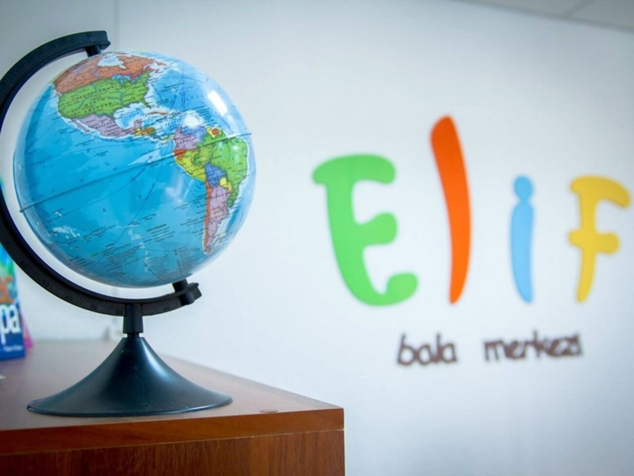 Крымские силовики пришли с обыском в детский центр