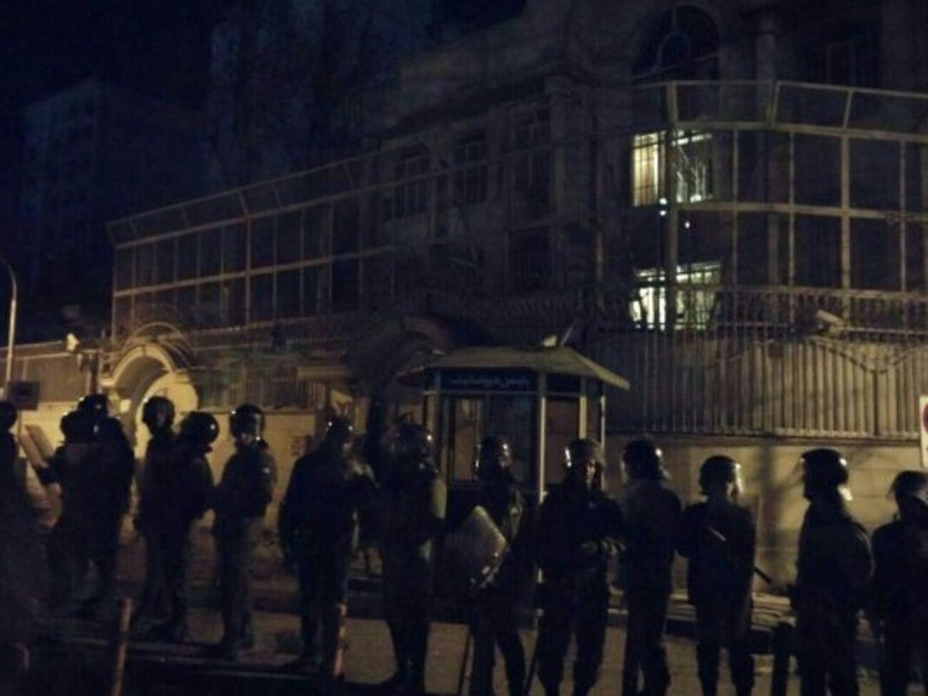 В Тегеране полиция задержала участников нападения на посольство Саудовской Аравии