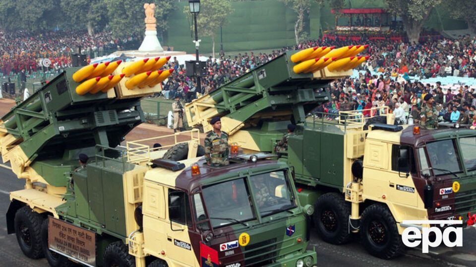 Дальность стрельбы РСЗО Pinaka II составляет 60 км, что на 20 км больше, чем у предыдущей модификации