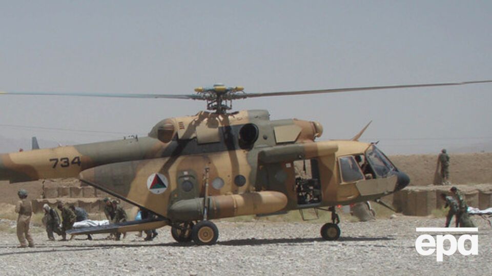 Два человека при аварии вертолета получили ранения