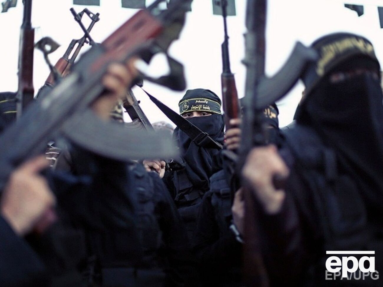 Боевики ИГИЛ совершили теракт на военной базе в Ираке