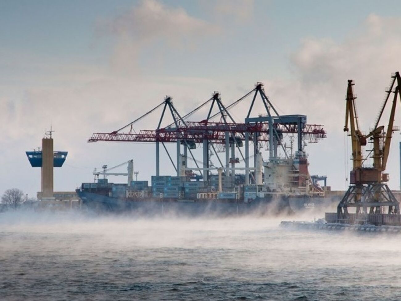 В Одессе из-за усилившихся холодов "закипает" море