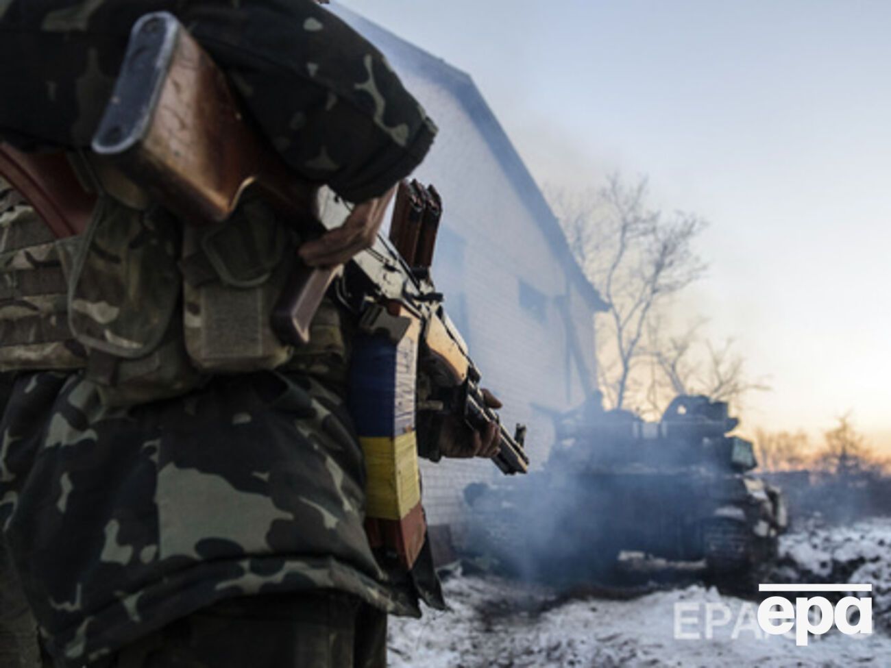 По данным штаба АТО, в районе Новгородского украинских военных обстреливал снайпер