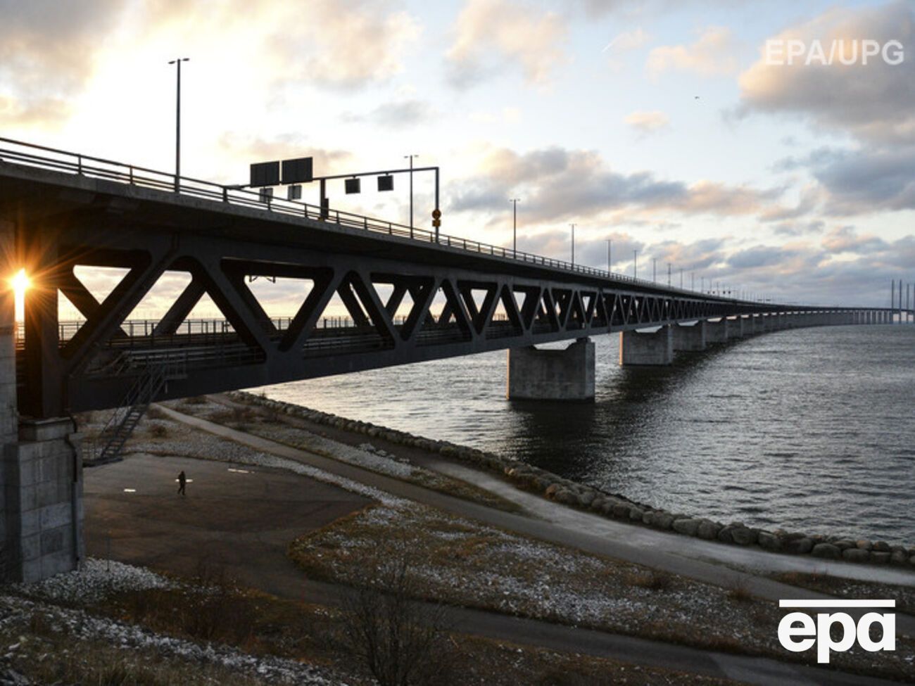 Пограничный контроль вводится на мосту Оресунн, соединяющем Швецию с Данией