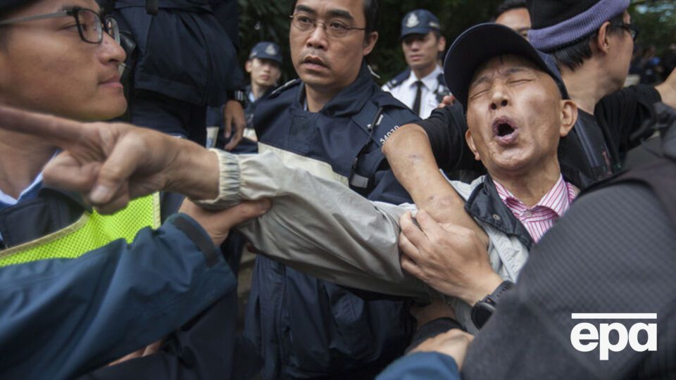 В Гонконге одновременно проходят две протестные демонстрации. Фоторепортаж
