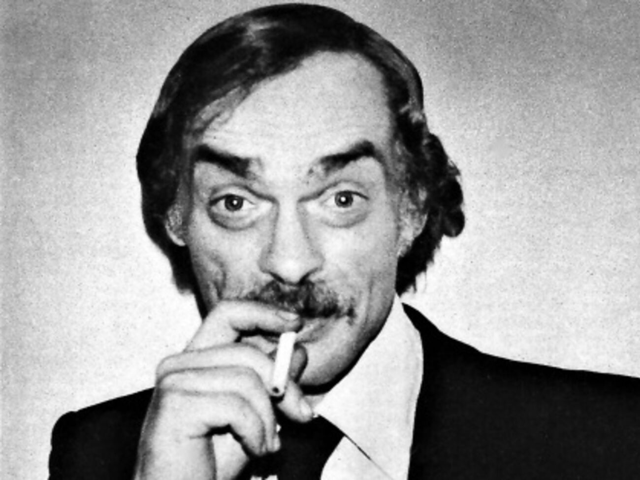 Лев Збарский родился в 1931 году в Москве,&nbsp;в 1972 году эмигрировал в Израиль, оттуда переехал в США