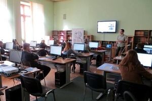 К 12-летию украиноязычной "Википедии" старотовал флешмоб по написанию статей на украинском языке