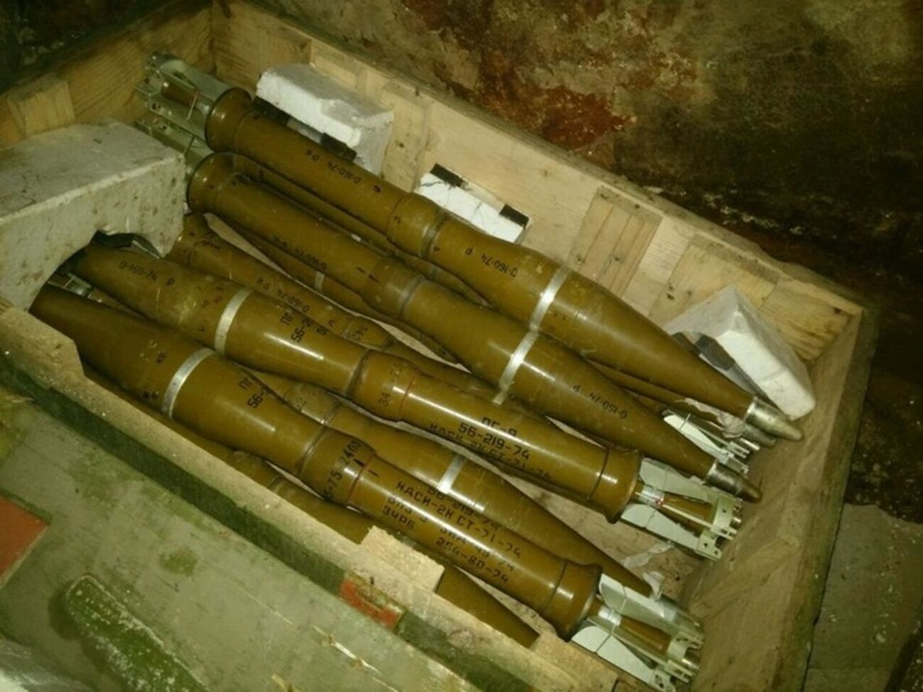 СБУ обнаружила тайник с артиллерийскими снарядами