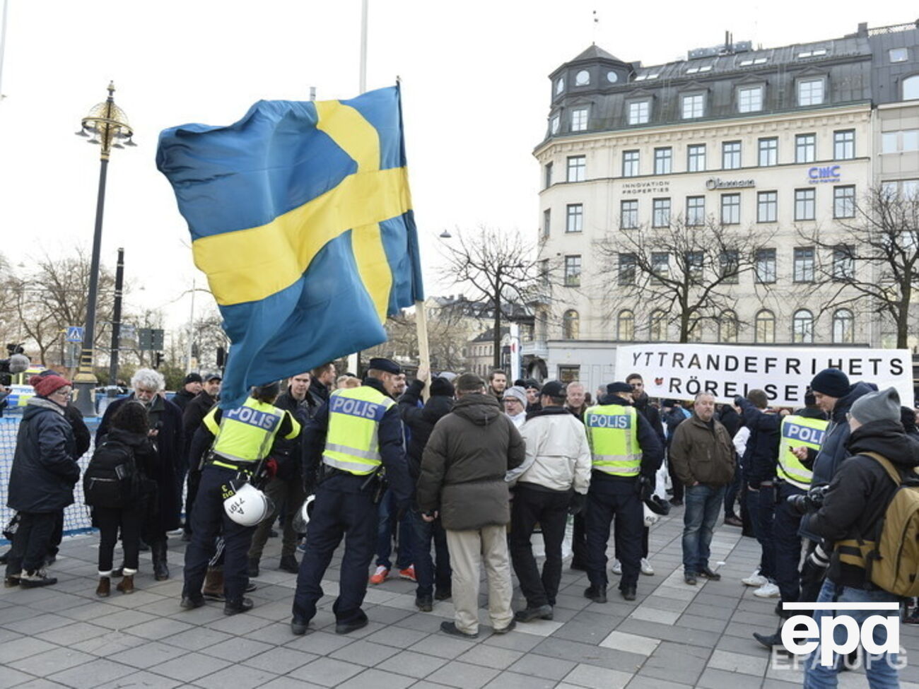 Днем в субботу в Стокгольме прошла антимигрантская демонстрация