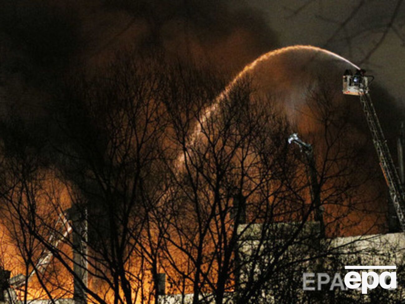 На месте пожара на Москве обнаружены тела 11 человек