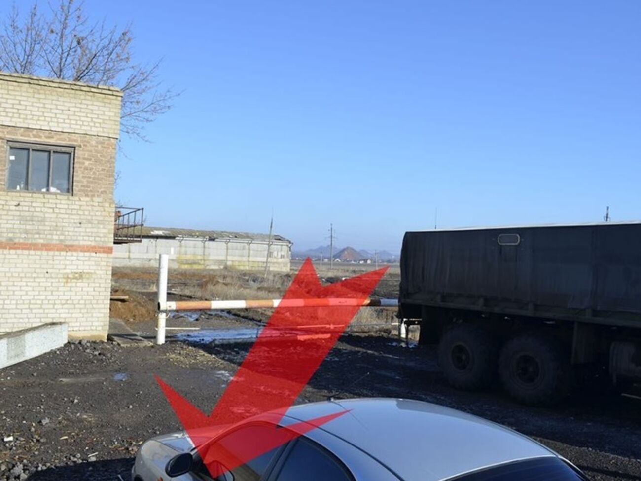 Направление, с которого террористы "ДНР" вели огонь по КПВВ "Марьинка"