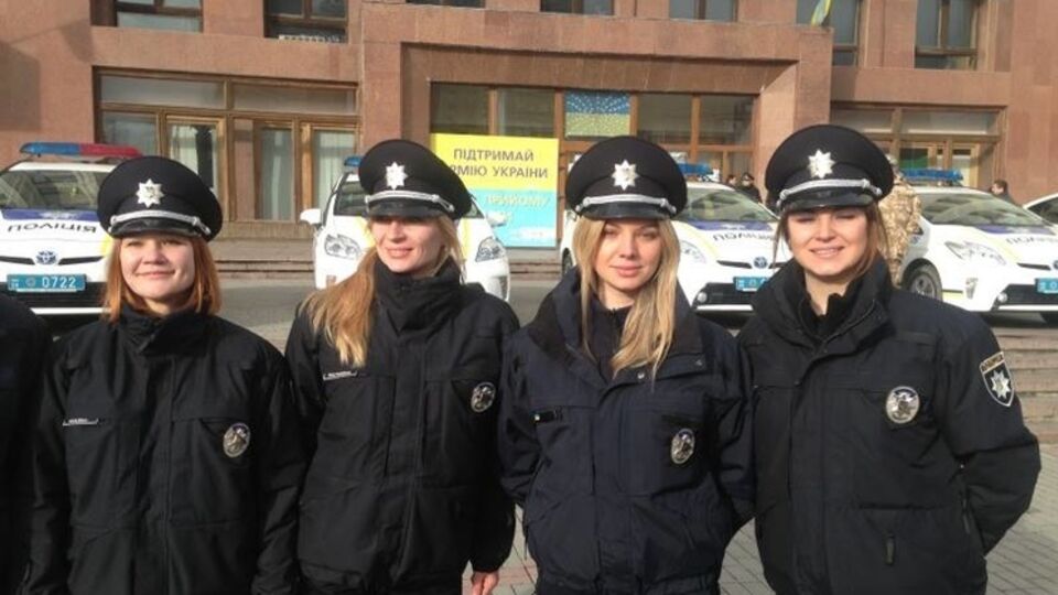 Патрульные полицейские убедили женщину не убивать себя