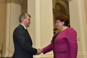 Чрезвычайный и полномочный посол Украины в Германии Андрей Мельник со спикером баварского парламента Барбарой Штамм